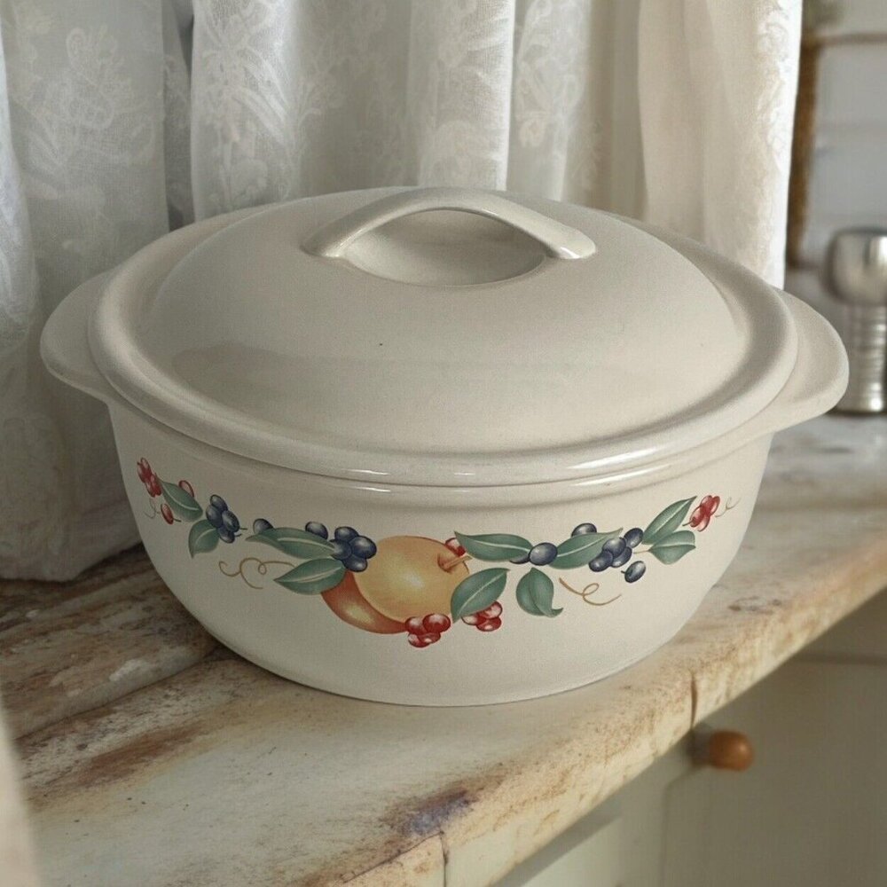 VTG Corelle Coordinates Covered Casserole Abundance Fruit Stoneware 2.5 Quart